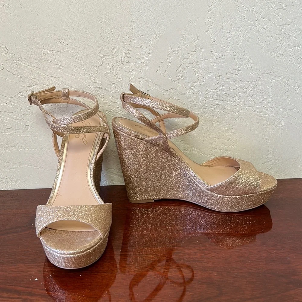 Badgley Mischka gold glitter wedges, size 7.5, EUC - Picture 1 of 9